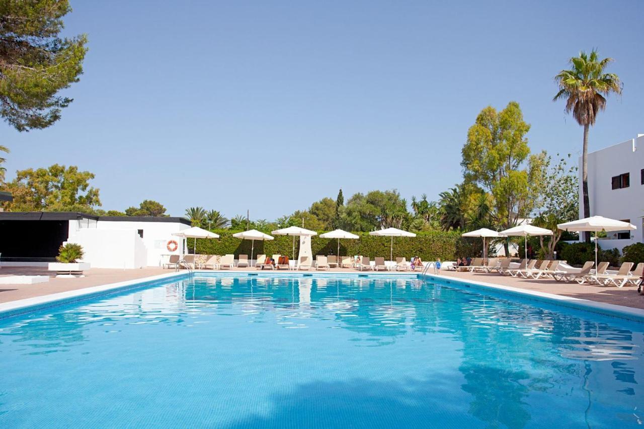 Apartamentos Club Cala Azul Sant Carles de Peralta Kültér fotó