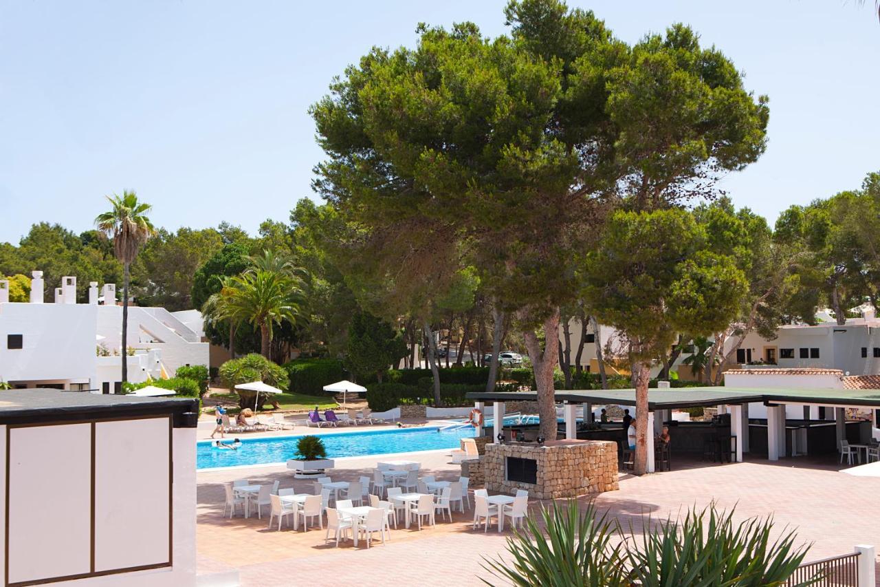 Apartamentos Club Cala Azul Sant Carles de Peralta Kültér fotó