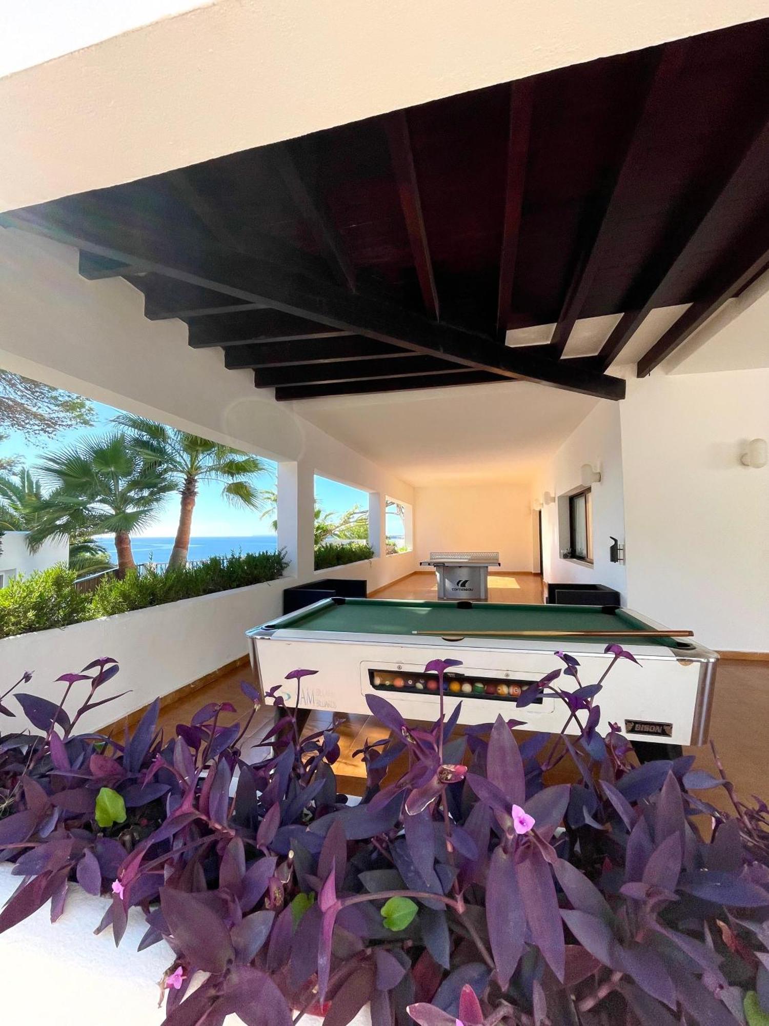 Apartamentos Club Cala Azul Sant Carles de Peralta Kültér fotó